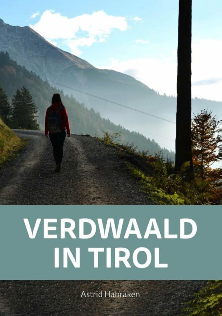 Reis lezend de wereld over met Verdwaald in Tirol van Astrid Habraken.